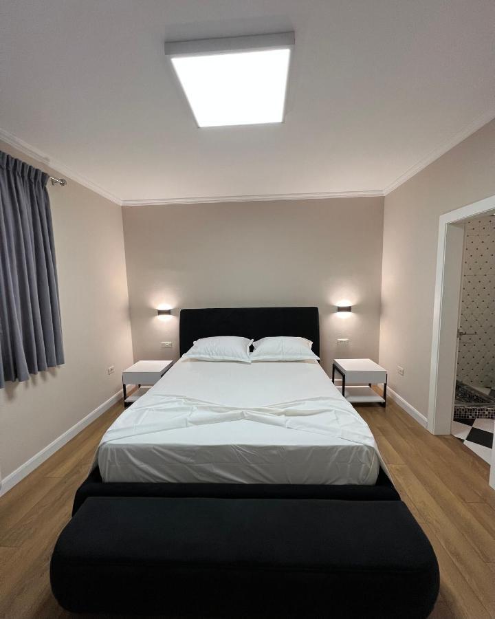Vila 90 Boutique Hotel ติรานา ภายนอก รูปภาพ