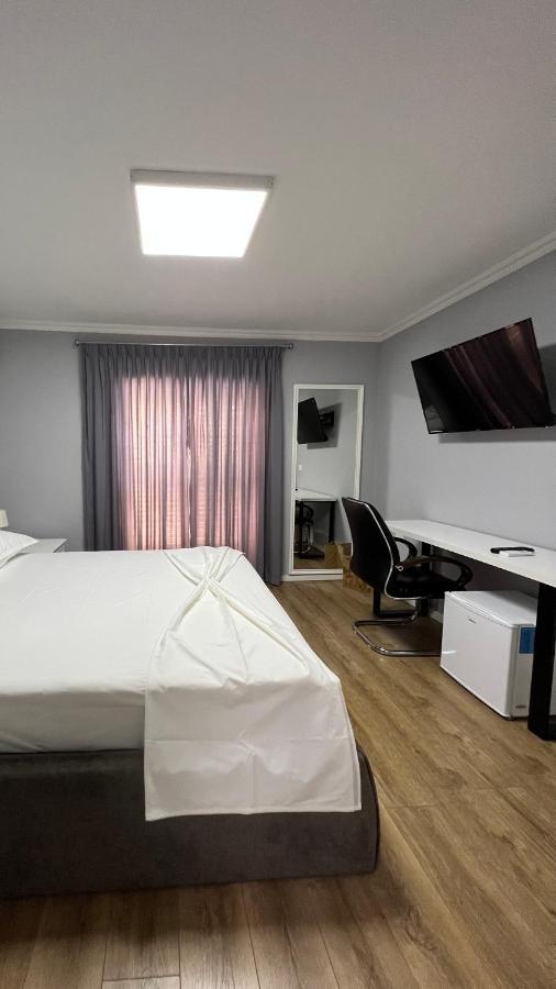 Vila 90 Boutique Hotel ติรานา ภายนอก รูปภาพ