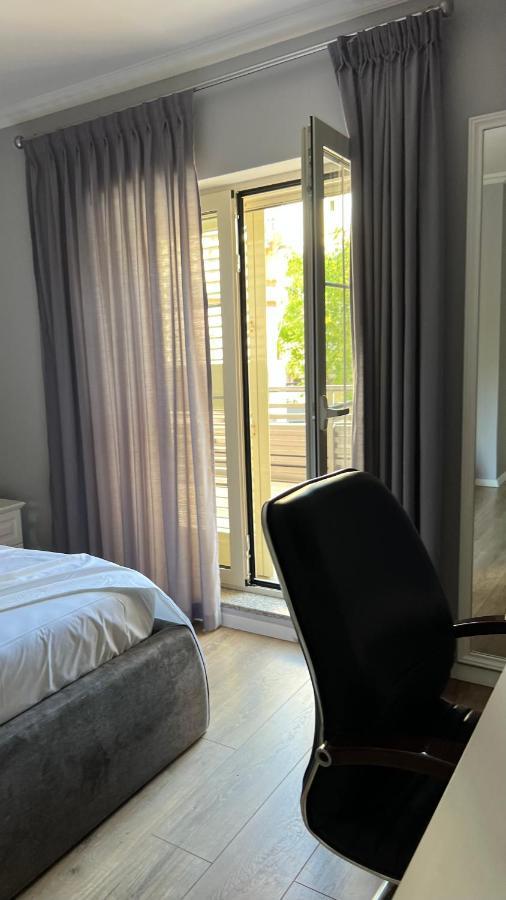 Vila 90 Boutique Hotel ติรานา ภายนอก รูปภาพ