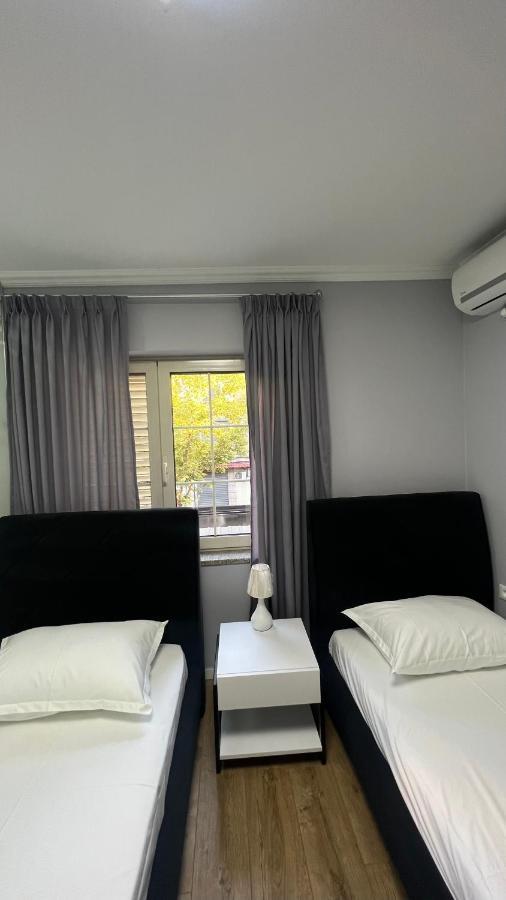 Vila 90 Boutique Hotel ติรานา ภายนอก รูปภาพ