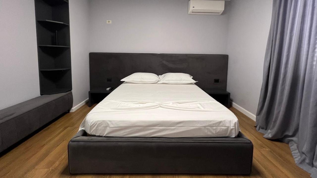 Vila 90 Boutique Hotel ติรานา ภายนอก รูปภาพ